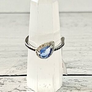 Vintage Elegant Silver and Blue Teardrop Ring